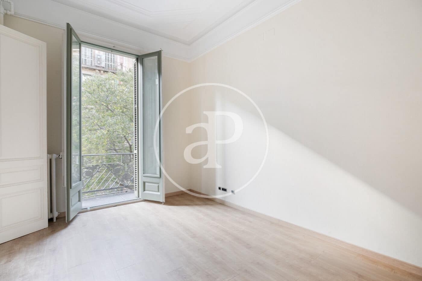 5 soveværelse Lejlighed til leje i Barcelona by - € 3.850 (Ref: 9571156)