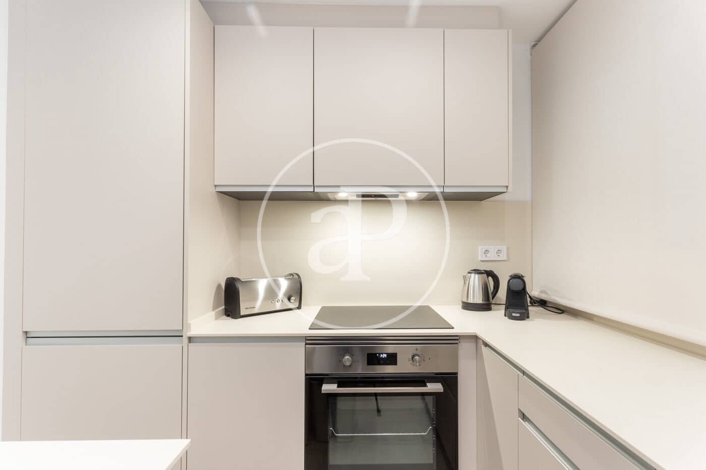 3 slaapkamer Appartement te huur in Barcelona stad - € 3.000 (Ref: 9571157)