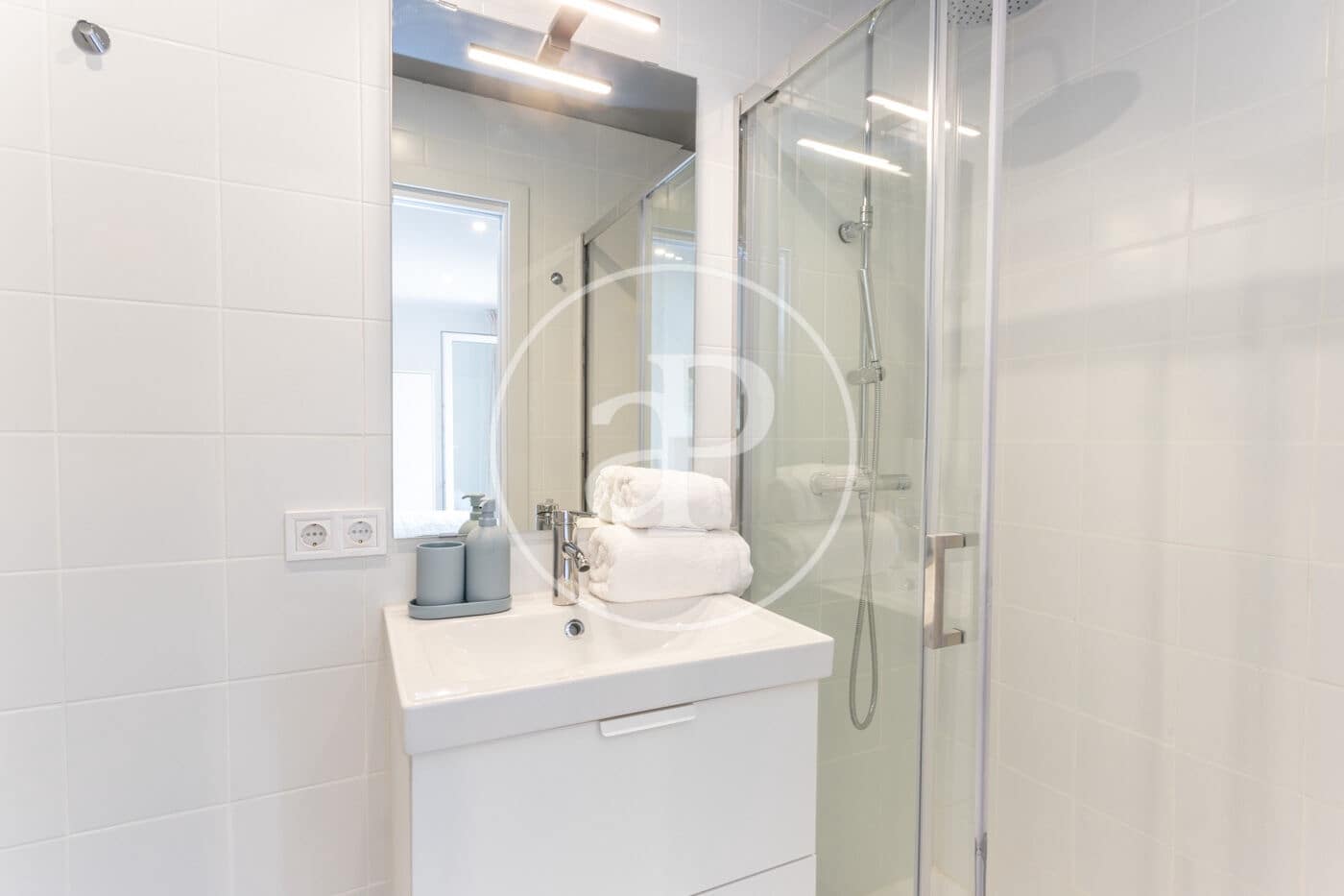 3 slaapkamer Appartement te huur in Barcelona stad - € 3.000 (Ref: 9571157)