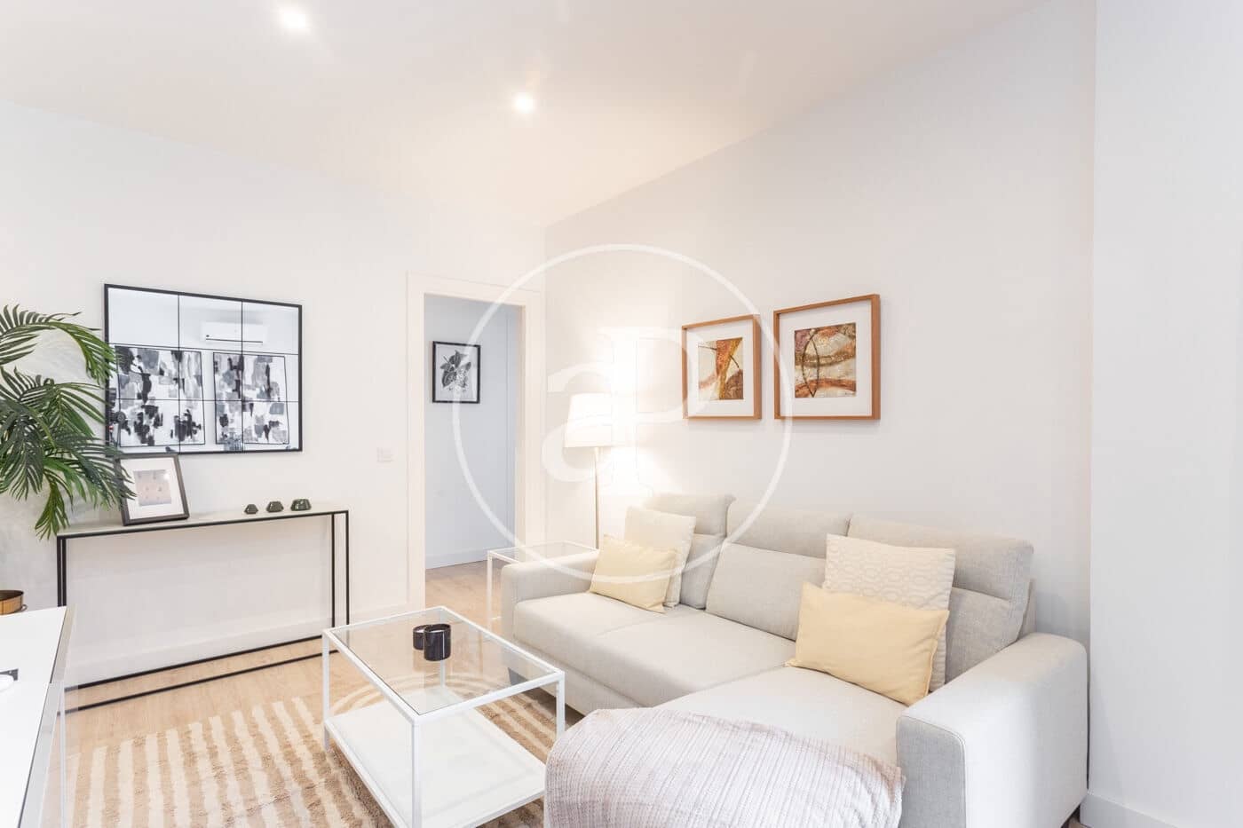 3 slaapkamer Appartement te huur in Barcelona stad - € 3.000 (Ref: 9571157)