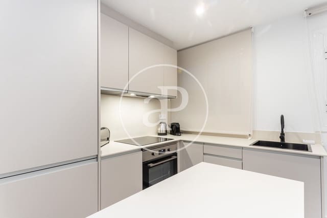 3 slaapkamer Appartement te huur in La Sagrada Família, Barcelona stad - € 3.000 (Ref: 9571157)