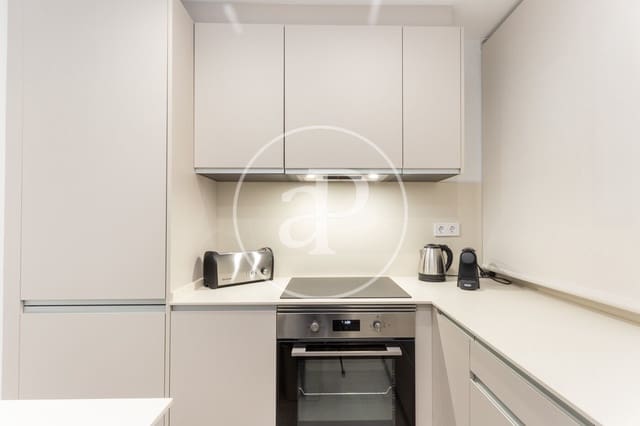 3 slaapkamer Appartement te huur in La Sagrada Família, Barcelona stad - € 3.000 (Ref: 9571157)