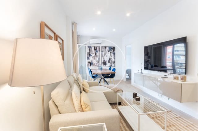 3 slaapkamer Appartement te huur in La Sagrada Família, Barcelona stad - € 3.000 (Ref: 9571157)