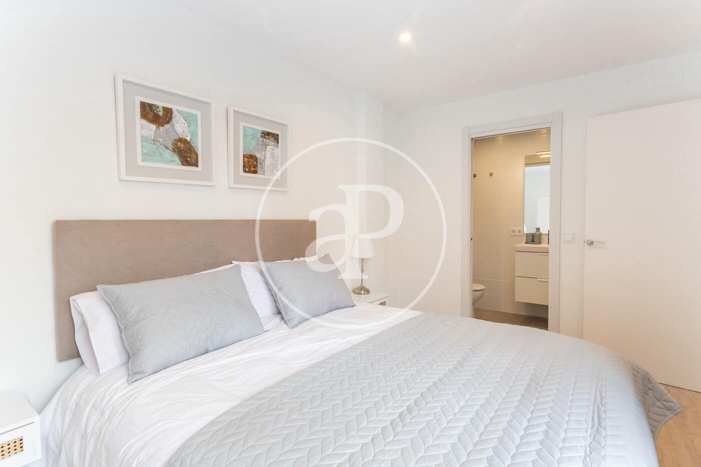 3 slaapkamer Appartement te huur in Barcelona stad - € 3.000 (Ref: 9571157)