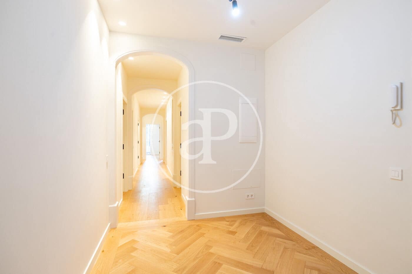 4 bedroom Apartment for sale in Barcelona city - € 1,650,000 (Ref: 9571158)