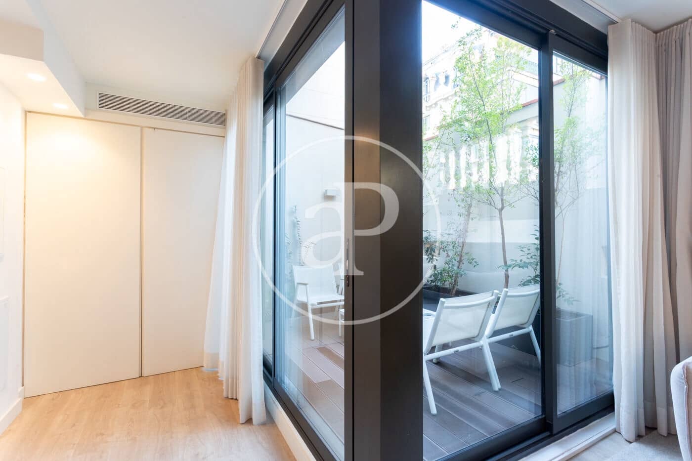 1 soveværelse Lejlighed til leje i Barcelona by - € 3.800 (Ref: 9571159)