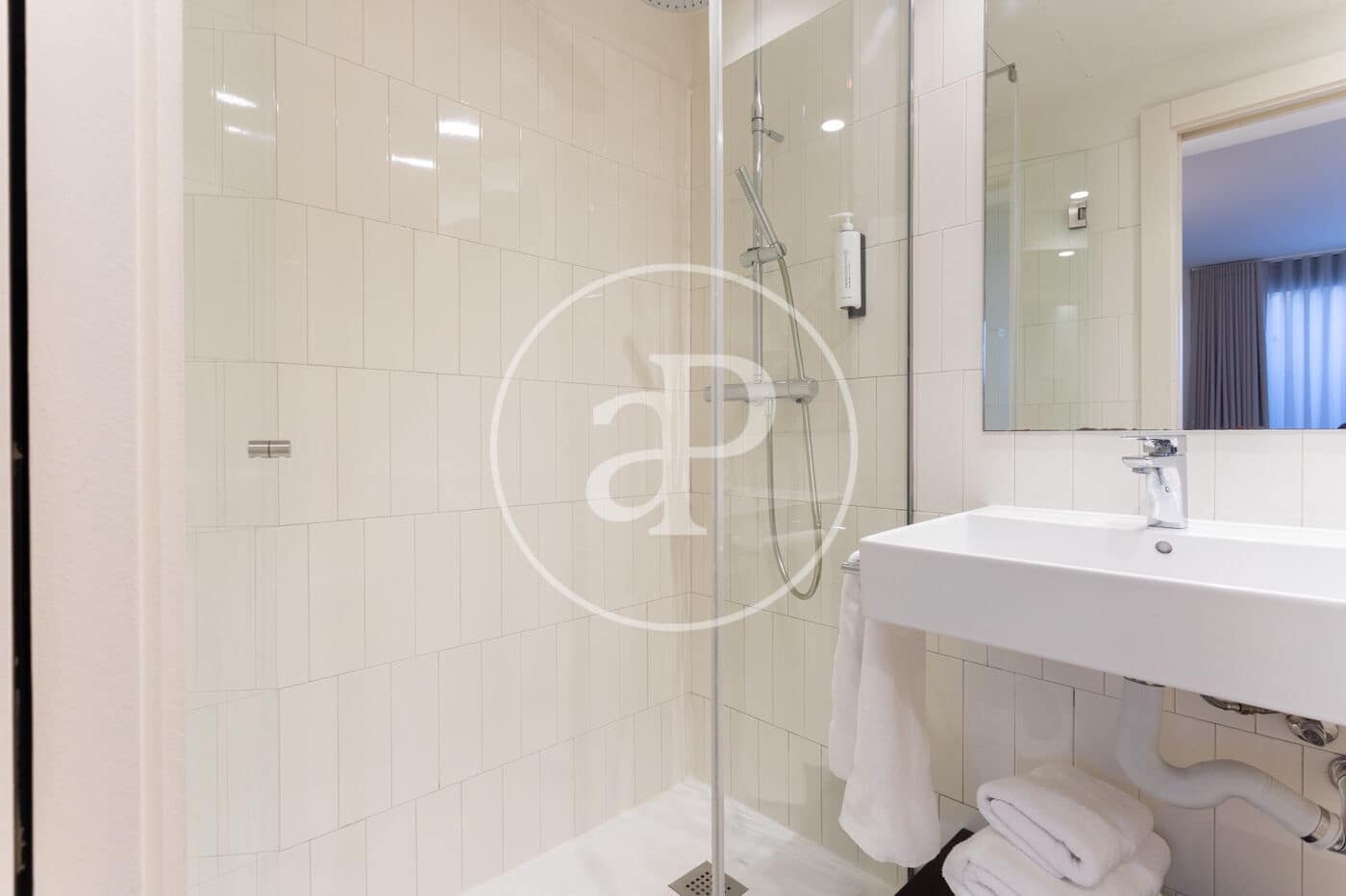 1 soveværelse Lejlighed til leje i Barcelona by - € 3.800 (Ref: 9571159)