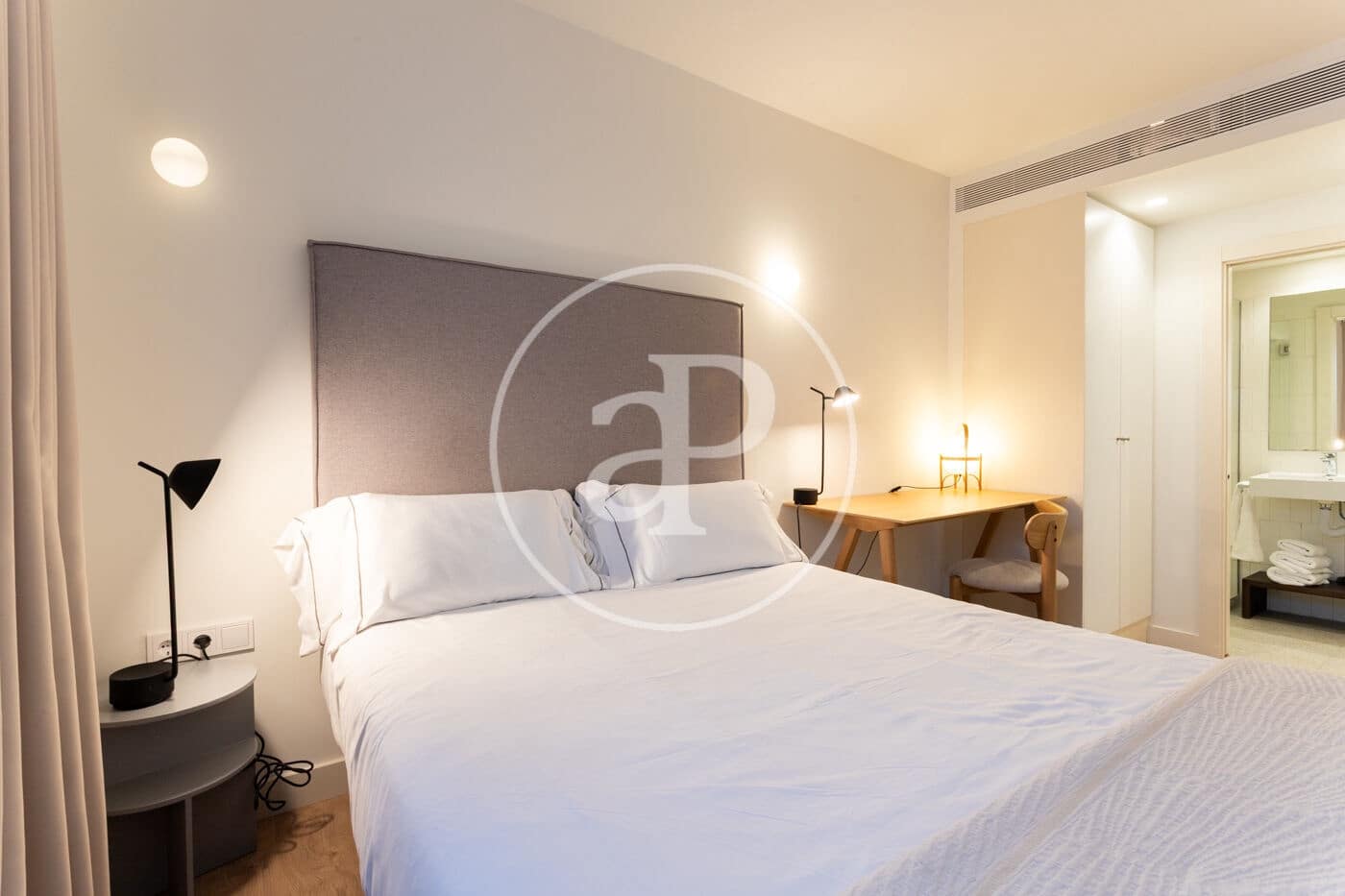 1 soveværelse Lejlighed til leje i Barcelona by - € 3.800 (Ref: 9571159)