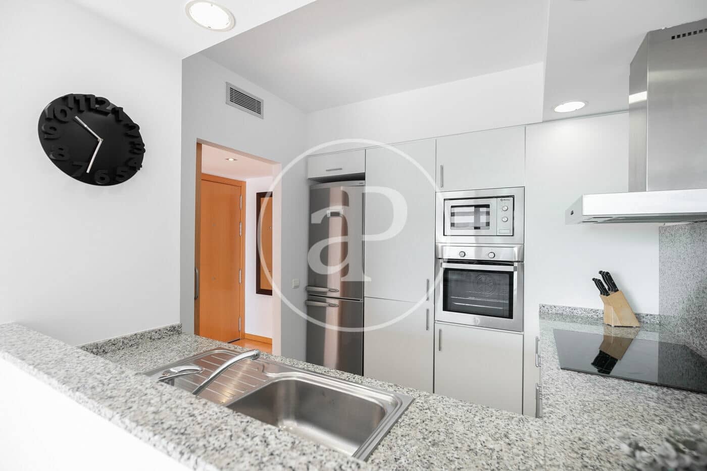 2 slaapkamer Appartement te koop in L'Hospitalet de Llobregat - € 499.000 (Ref: 9574619)