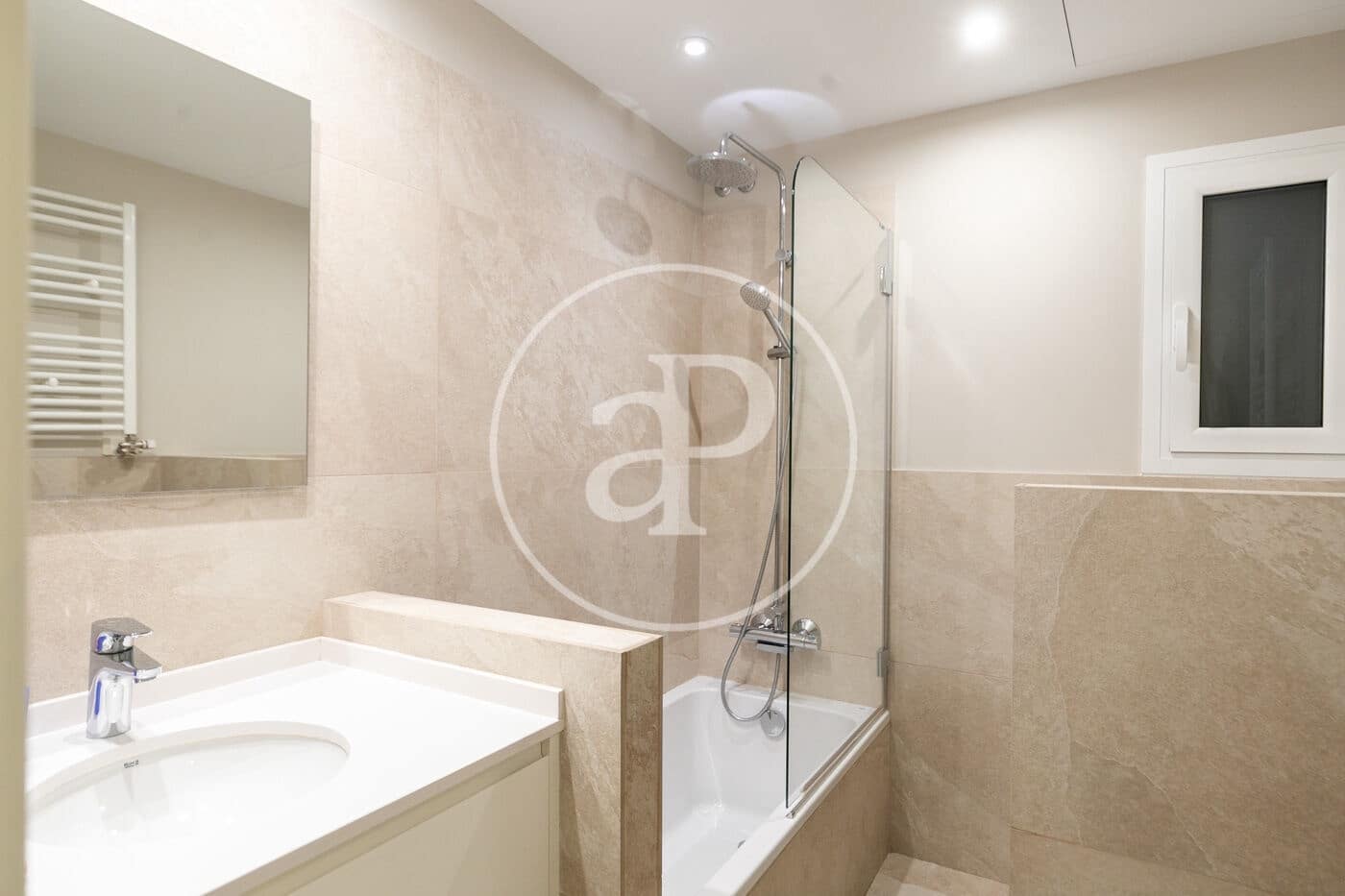 5 makuuhuone Huoneisto myytävänä paikassa Barcelona kaupunki - 890 000 € (Ref: 9574620)