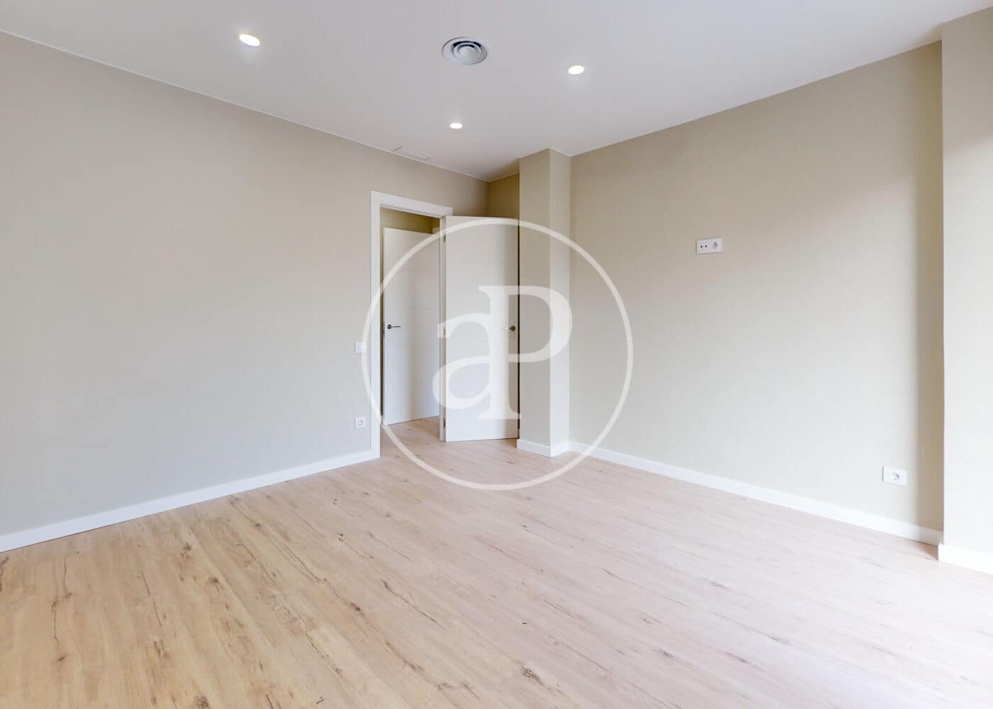 3 soveværelse Lejlighed til salg i Barcelona by - € 446.000 (Ref: 9574622)