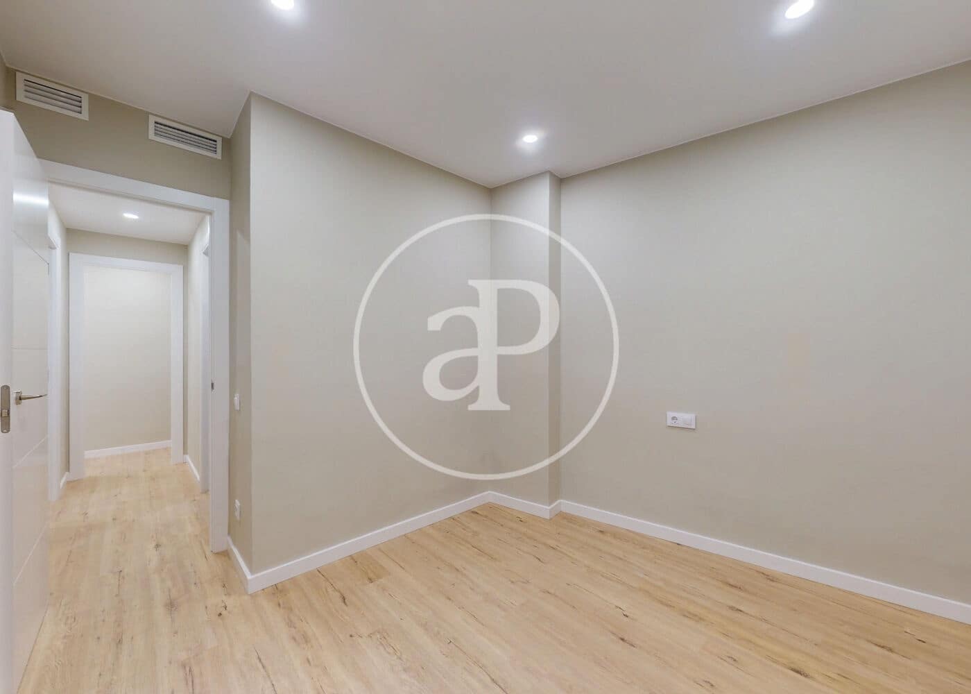 3 soveværelse Lejlighed til salg i Barcelona by - € 446.000 (Ref: 9574622)