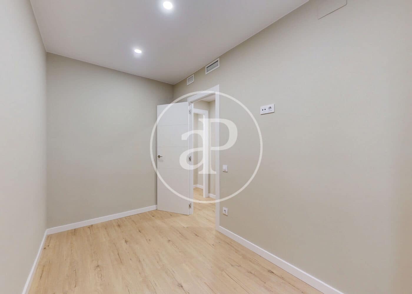 3 soveværelse Lejlighed til salg i Barcelona by - € 446.000 (Ref: 9574622)