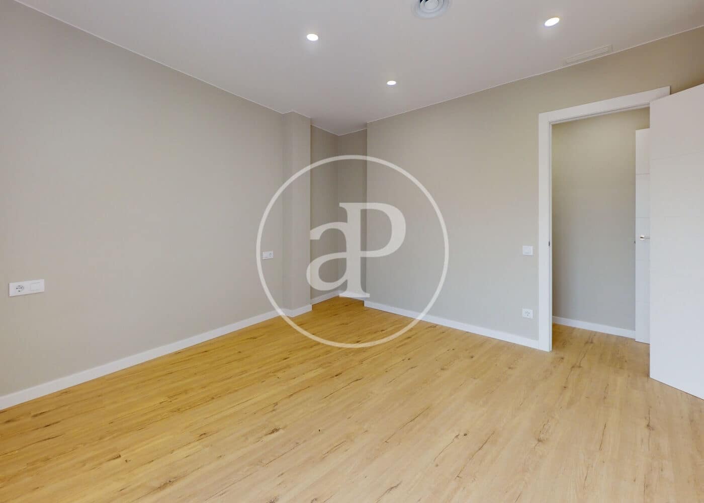 3 soveværelse Lejlighed til salg i Barcelona by - € 446.000 (Ref: 9574622)