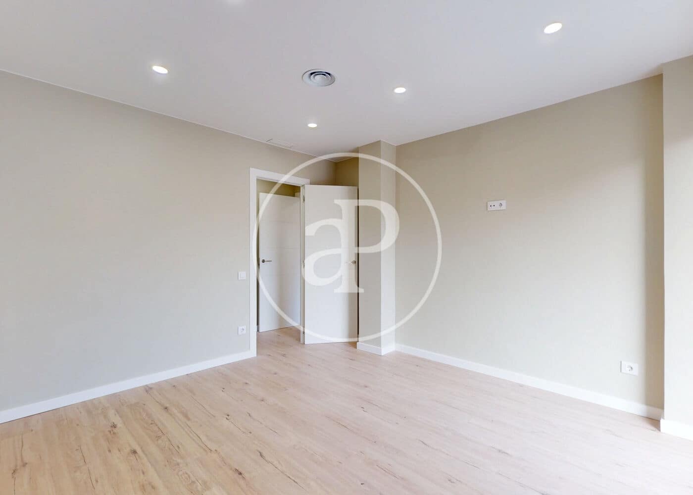 3 soveværelse Lejlighed til salg i Barcelona by - € 446.000 (Ref: 9574622)