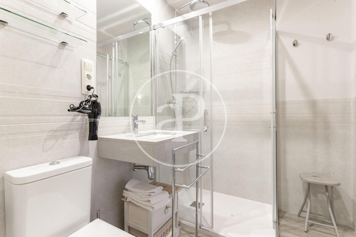 2 quarto Apartamento para arrendar em Barcelona cidade - 2 000 € (Ref: 9582931)