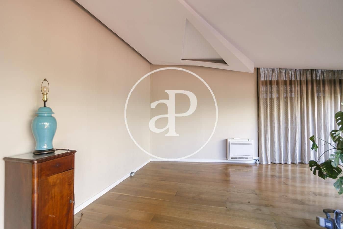 5 Zimmer Apartment zu vermieten in Barcelona Stadt - 4.500 € (Ref: 9586482)