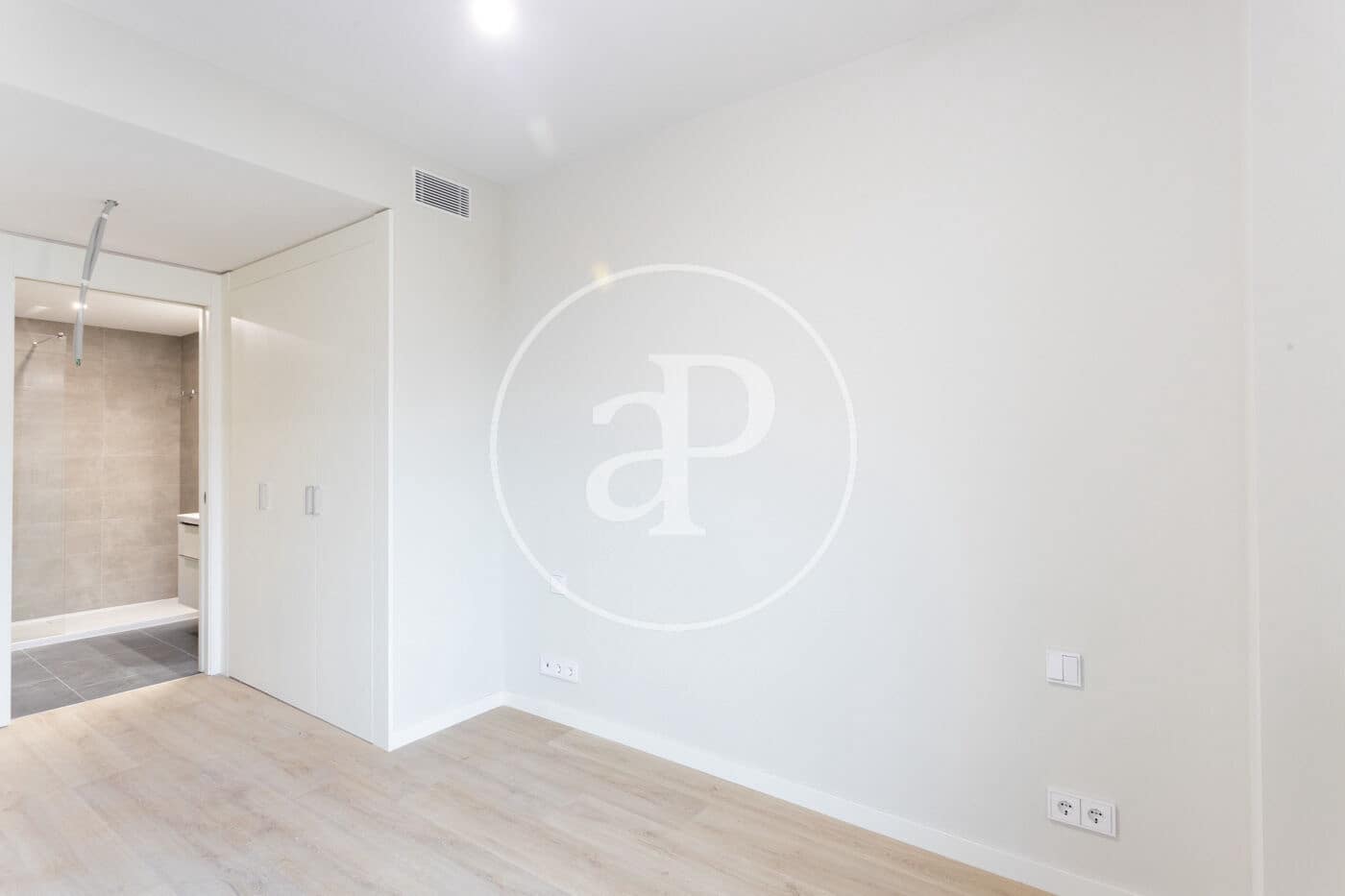 2 bedroom Apartment for rent in Sant Cugat del Valles with pool - € 2,000 (Ref: 9586486)