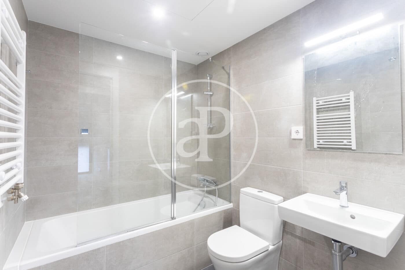 2 bedroom Apartment for rent in Sant Cugat del Valles with pool - € 2,000 (Ref: 9586486)