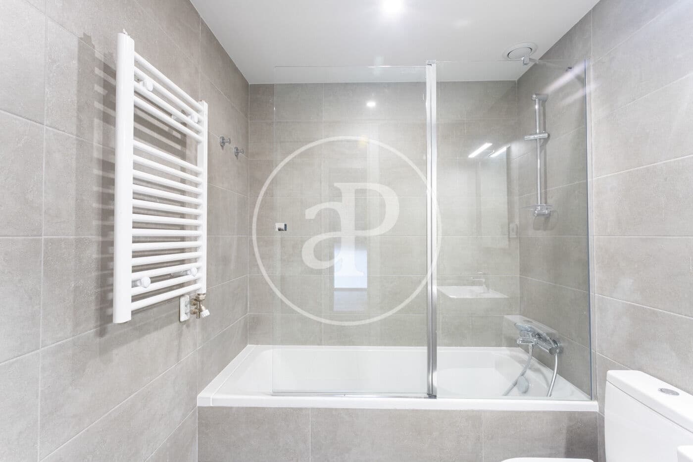 2 bedroom Apartment for rent in Sant Cugat del Valles with pool - € 2,000 (Ref: 9586486)