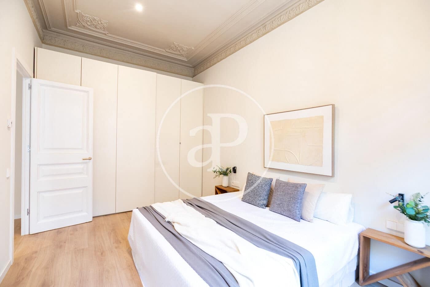 2 bedroom Apartment for sale in Barcelona city - € 900,000 (Ref: 9591253)