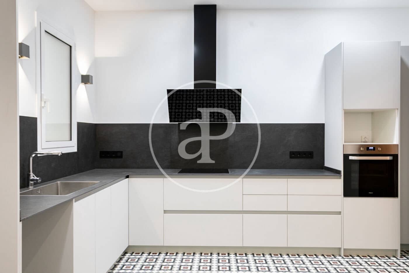 Apartamento de 6 habitaciones en Barcelona ciudad en alquiler - 4.500 € (Ref: 9591255)