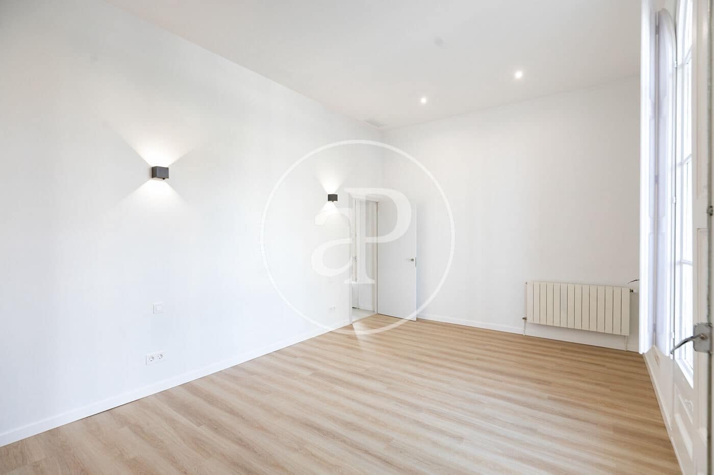 Apartamento de 6 habitaciones en Barcelona ciudad en alquiler - 4.500 € (Ref: 9591255)