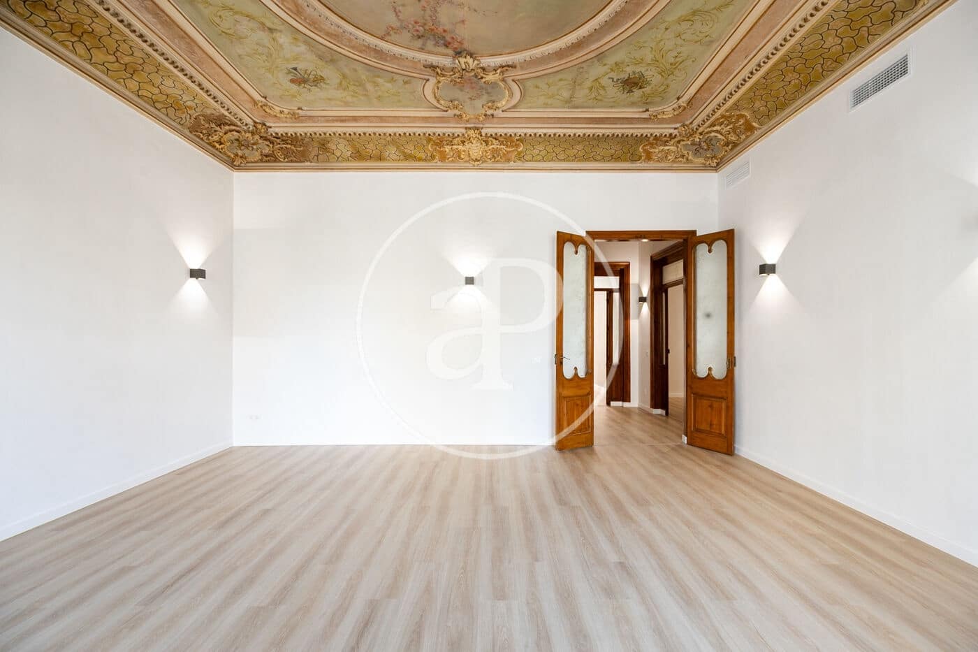 Apartamento de 6 habitaciones en Barcelona ciudad en alquiler - 4.500 € (Ref: 9591255)