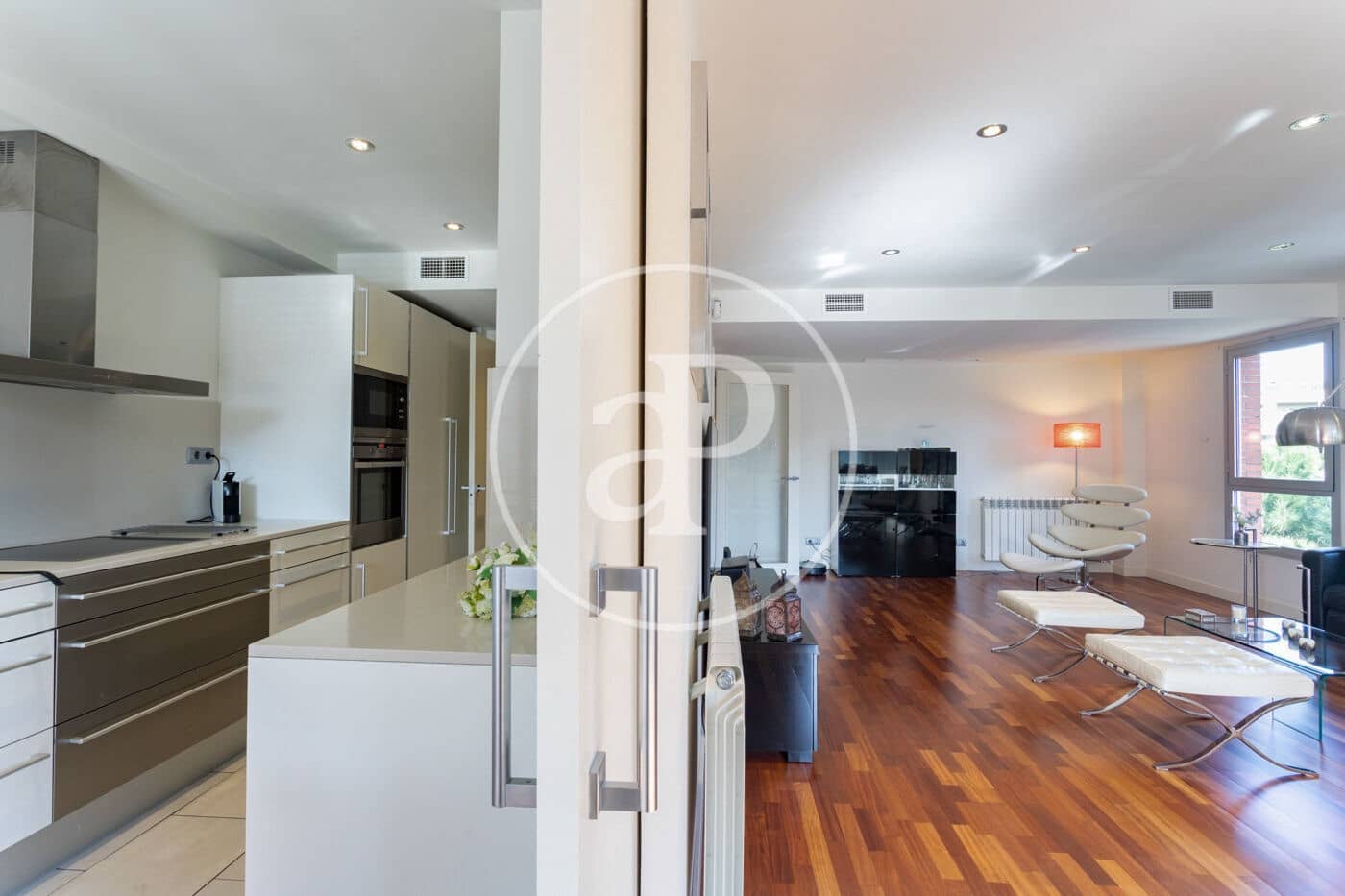 4 bedroom Apartment for sale in Sant Cugat del Valles with pool - € 889,000 (Ref: 9596120)