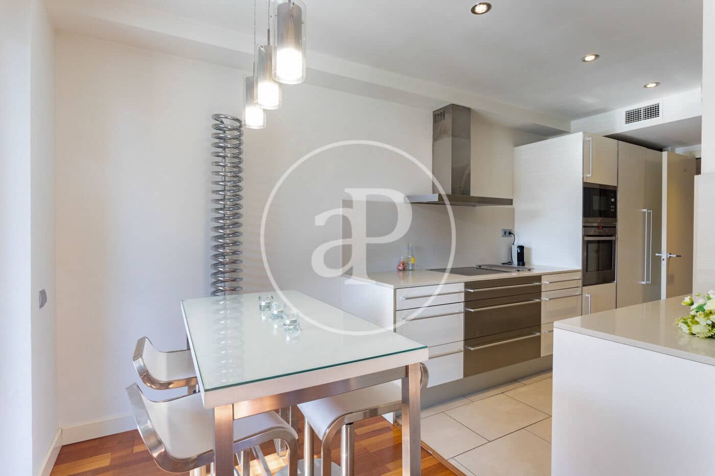 4 bedroom Apartment for sale in Sant Cugat del Valles with pool - € 889,000 (Ref: 9596120)