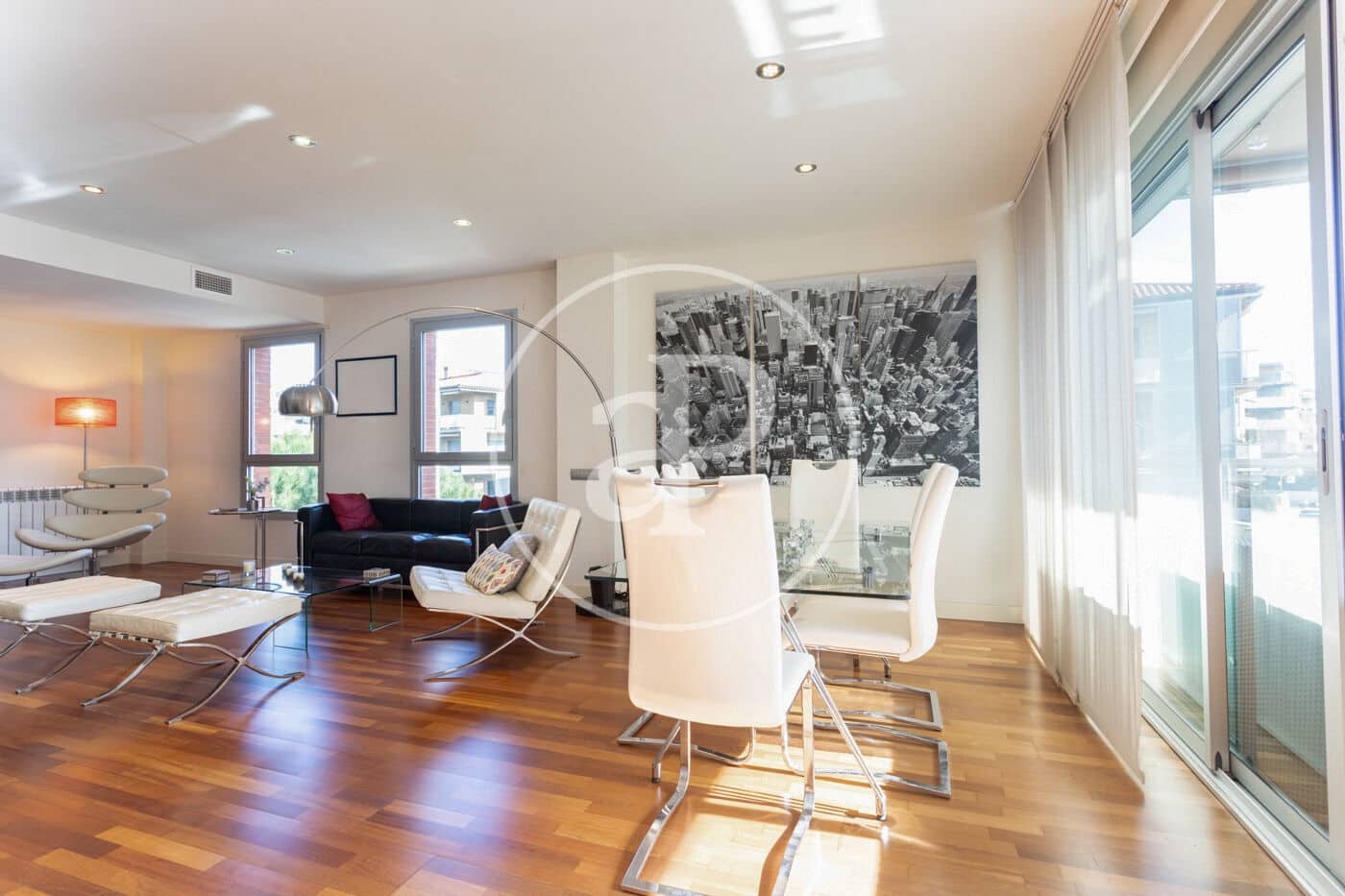 4 bedroom Apartment for sale in Sant Cugat del Valles with pool - € 889,000 (Ref: 9596120)