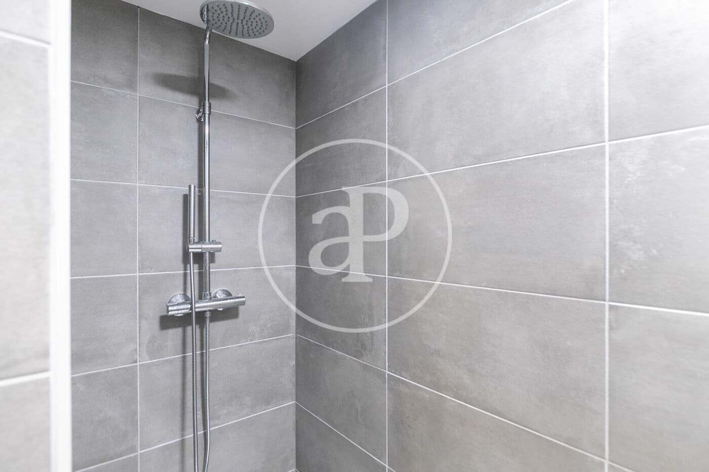 3 bedroom Apartment for rent in Badalona with pool - € 2,472 (Ref: 9599513)