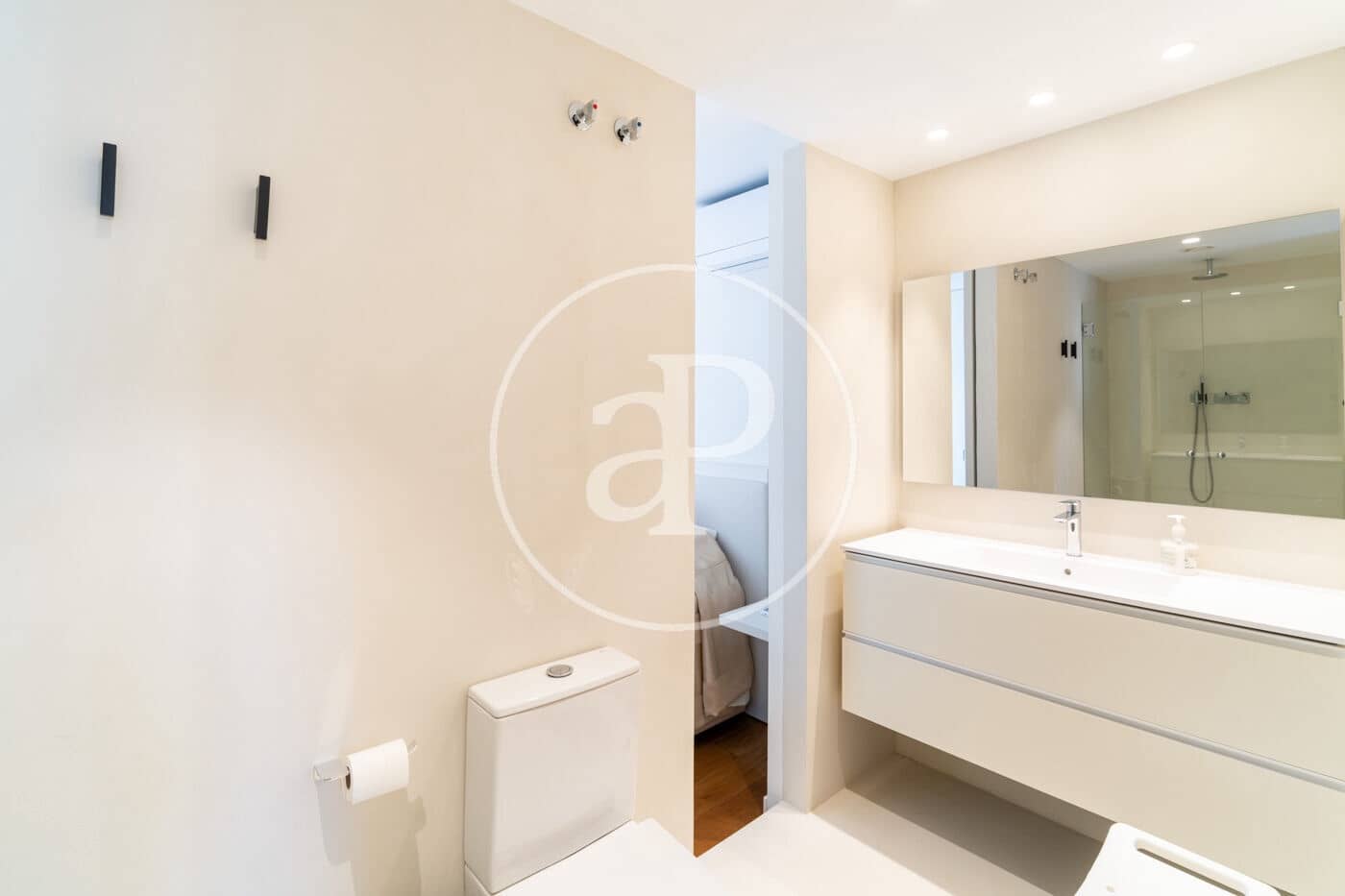 Chalet de 5 habitaciones en Barcelona ciudad en venta - 3.000.000 € (Ref: 9599515)