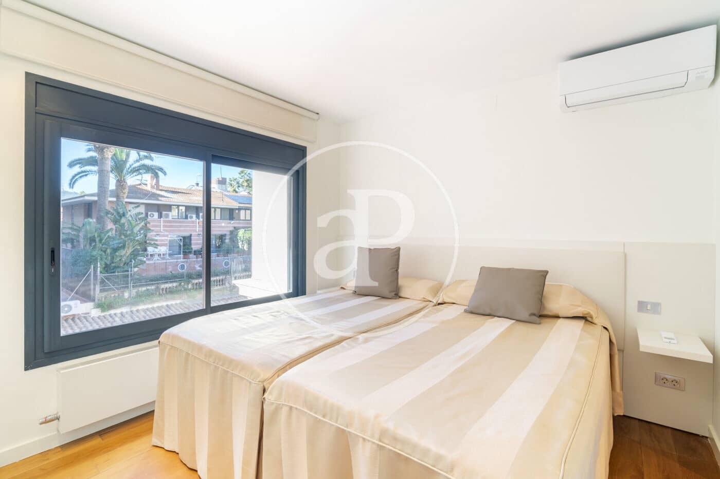 Chalet de 5 habitaciones en Barcelona ciudad en venta - 3.000.000 € (Ref: 9599515)