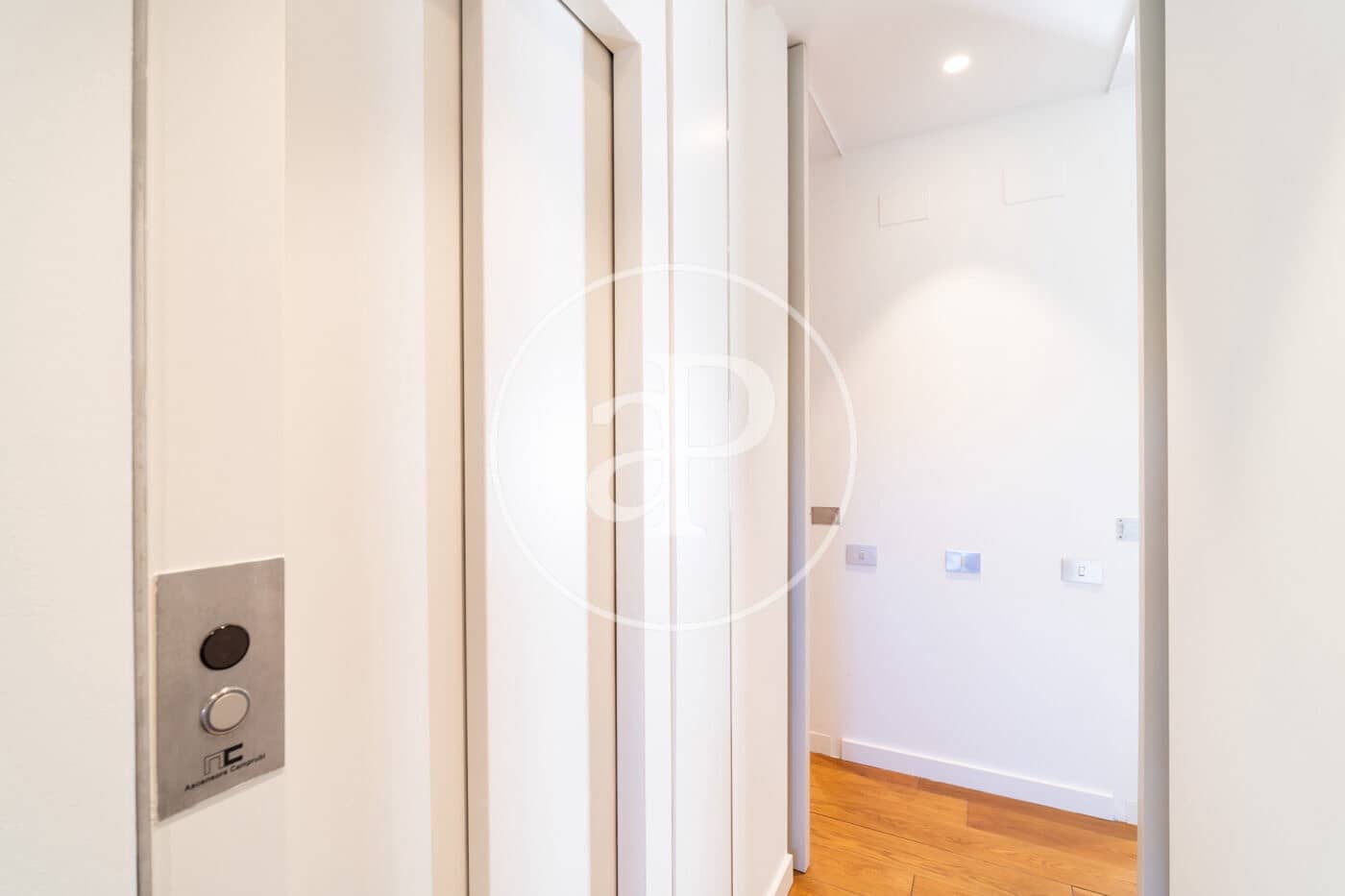 Chalet de 5 habitaciones en Barcelona ciudad en venta - 3.000.000 € (Ref: 9599515)