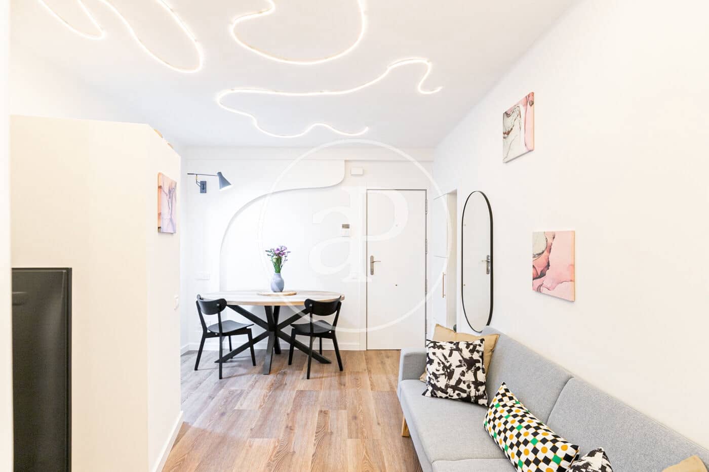 2 soveværelse Lejlighed til salg i Barcelona by - € 260.000 (Ref: 9599516)