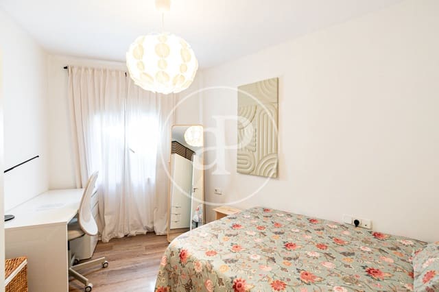 2 soveværelse Lejlighed til salg i Sants, Barcelona by - € 260.000 (Ref: 9599516)