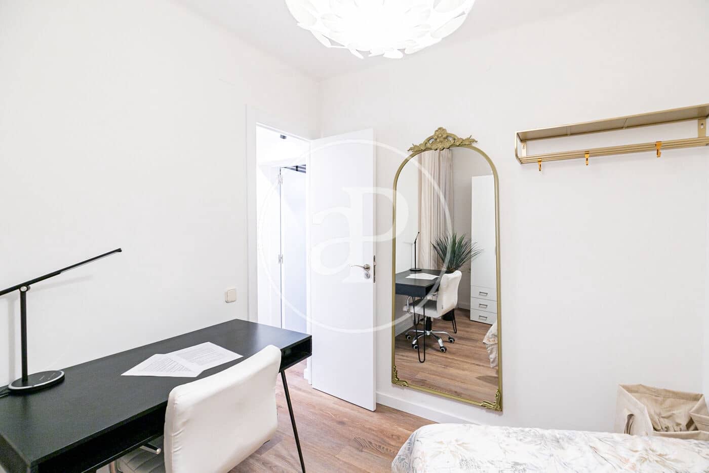 2 soveværelse Lejlighed til salg i Barcelona by - € 260.000 (Ref: 9599516)