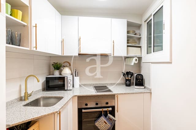 2 soveværelse Lejlighed til salg i Sants, Barcelona by - € 260.000 (Ref: 9599516)