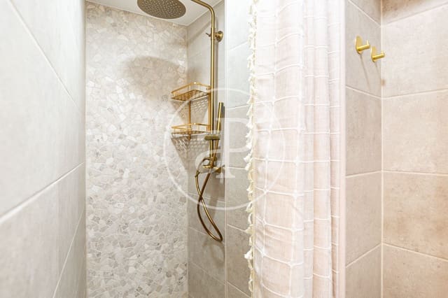 2 soveværelse Lejlighed til salg i Sants, Barcelona by - € 260.000 (Ref: 9599516)