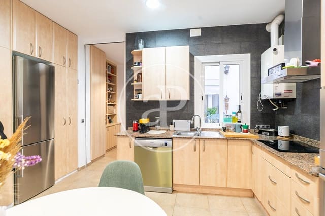 1 soveværelse Lejlighed til salg i El Camp de L'Arpa del Clot, Barcelona by - € 340.000 (Ref: 9599517)