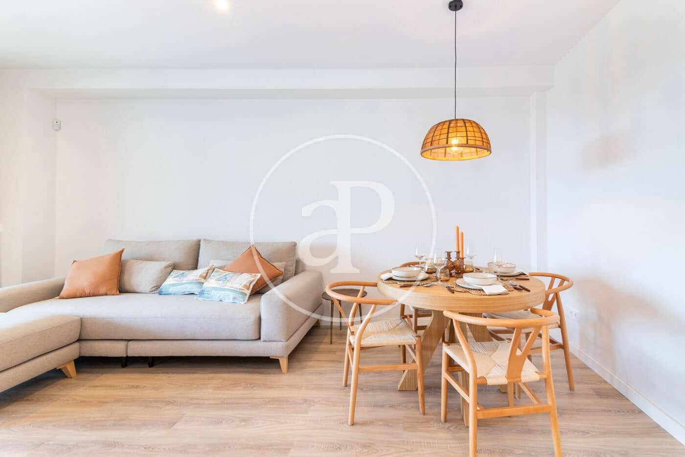 Ático de 3 habitaciones en Sitges en alquiler con piscina - 3.000 € (Ref: 9604955)