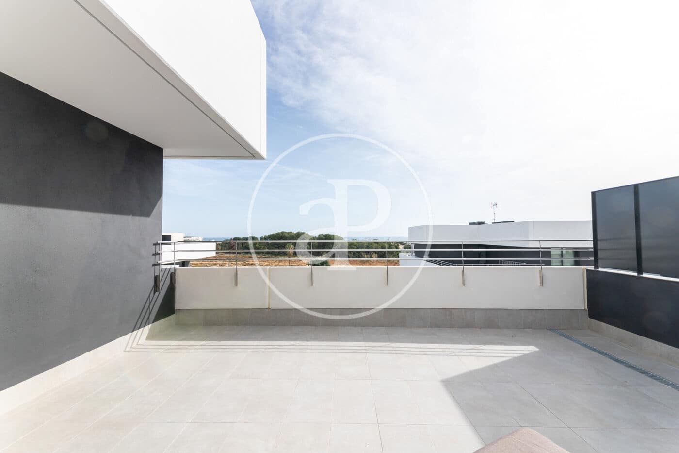 Ático de 3 habitaciones en Sitges en alquiler con piscina - 3.000 € (Ref: 9604955)