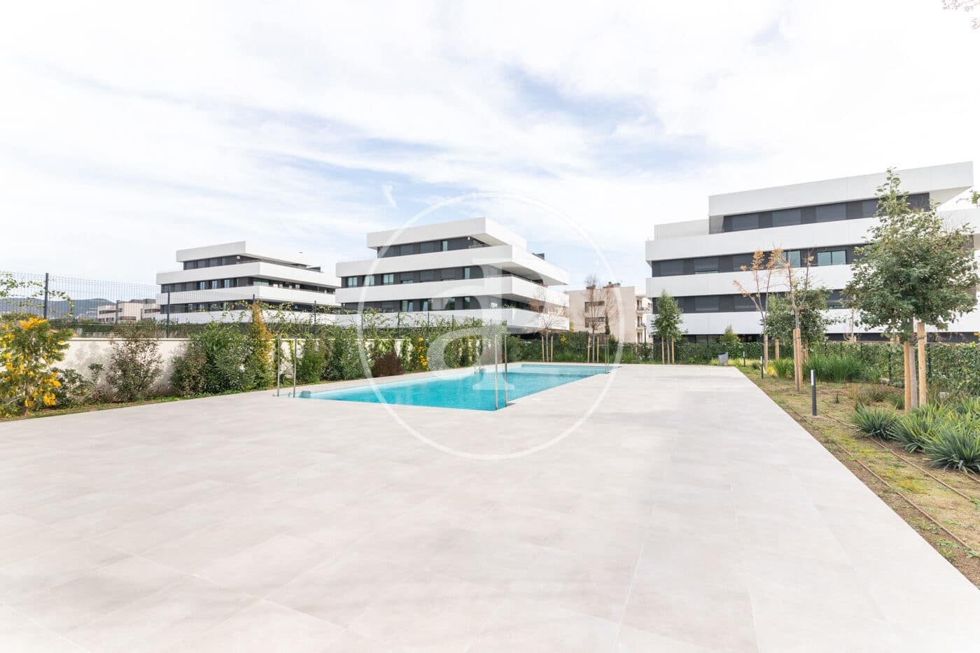 Ático de 3 habitaciones en Sitges en alquiler con piscina - 3.000 € (Ref: 9604955)