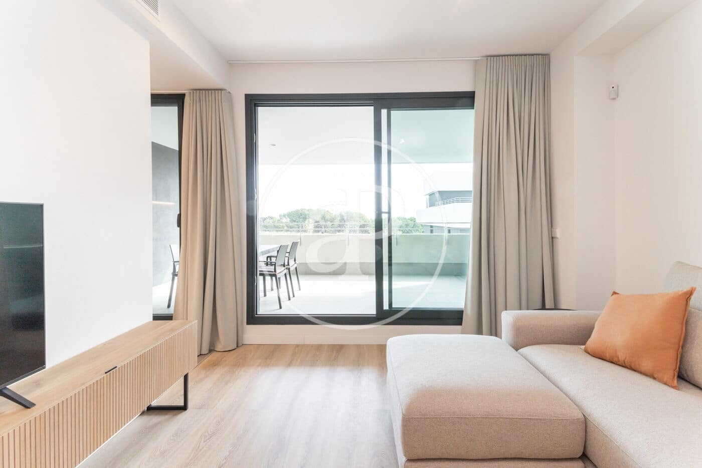 Ático de 3 habitaciones en Sitges en alquiler con piscina - 3.000 € (Ref: 9604955)