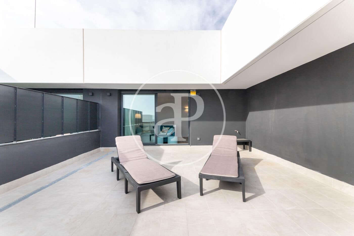 Ático de 3 habitaciones en Sitges en alquiler con piscina - 3.000 € (Ref: 9604955)