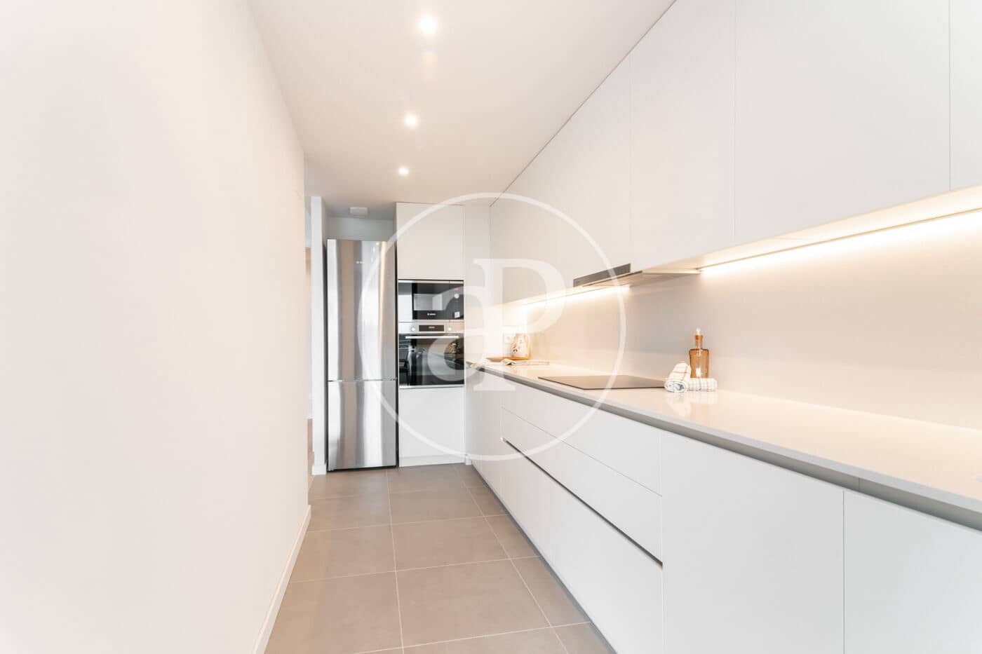 Ático de 3 habitaciones en Sitges en alquiler con piscina - 3.000 € (Ref: 9604955)