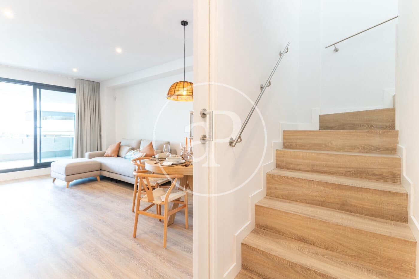 Ático de 3 habitaciones en Sitges en alquiler con piscina - 3.000 € (Ref: 9604955)