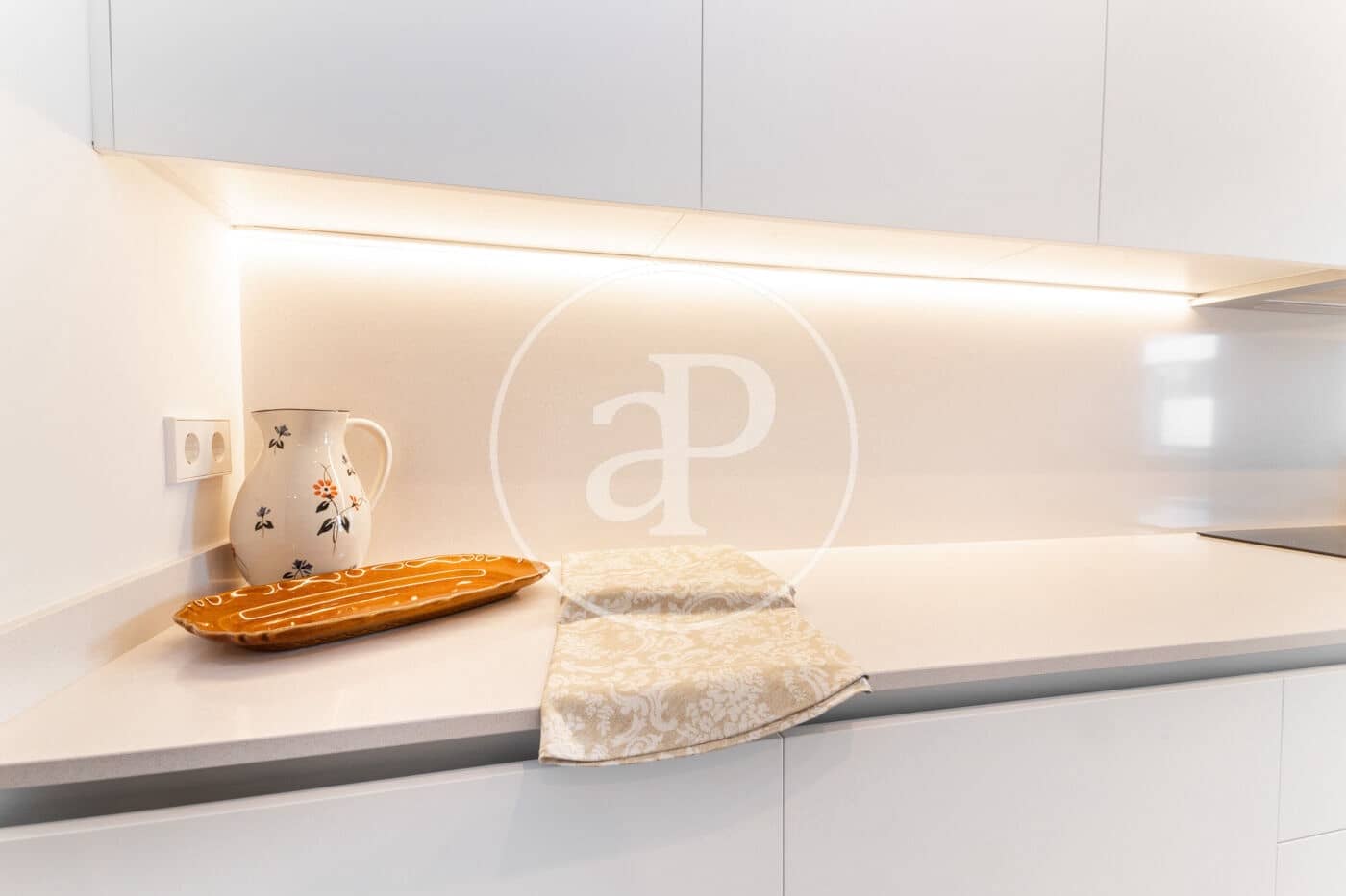 Ático de 3 habitaciones en Sitges en alquiler con piscina - 3.000 € (Ref: 9604955)