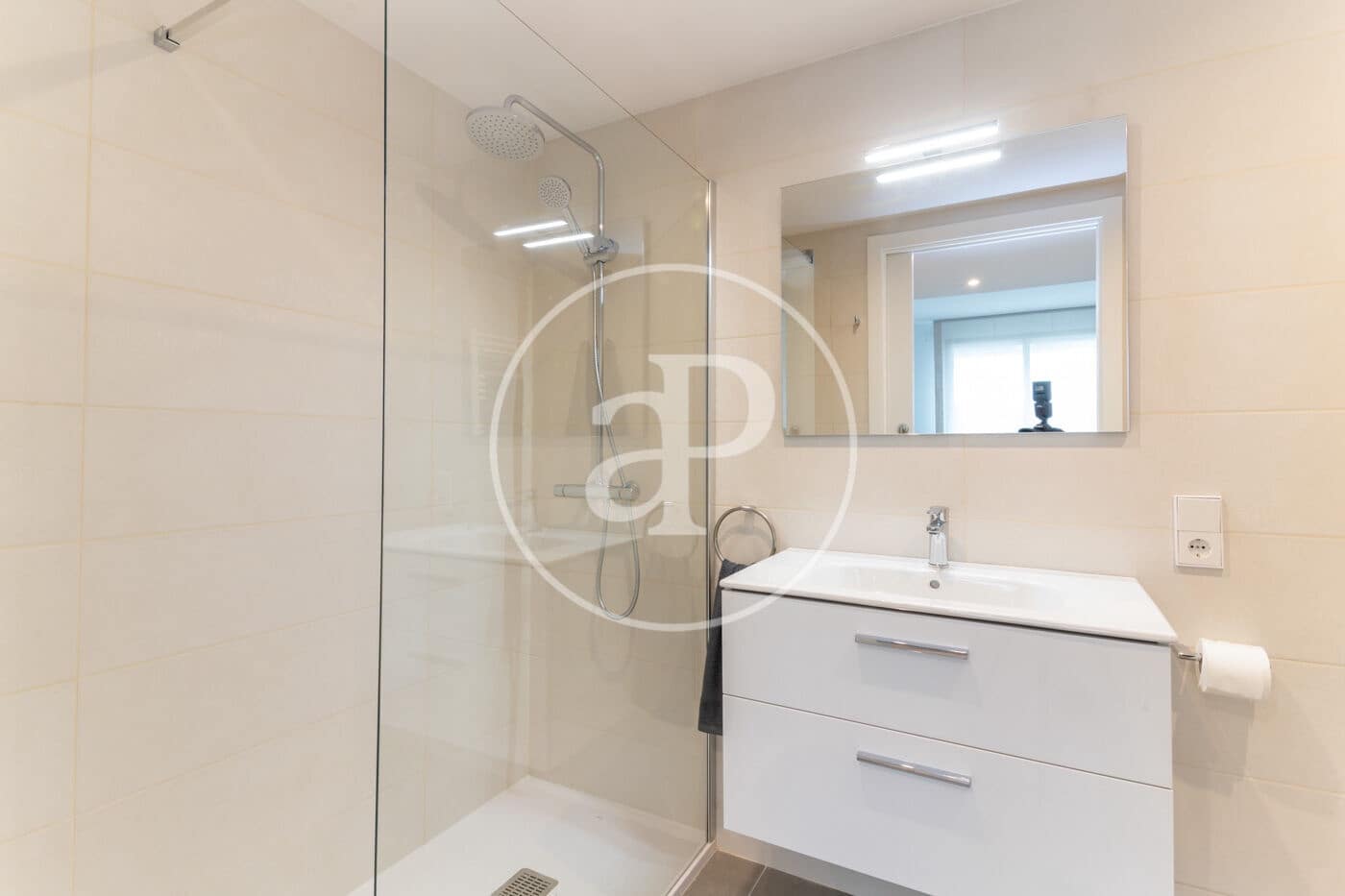 Ático de 3 habitaciones en Sitges en alquiler con piscina - 3.000 € (Ref: 9604955)